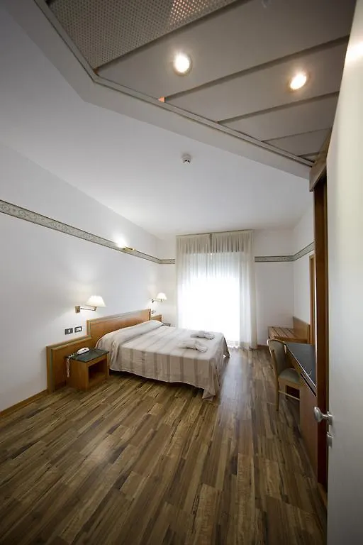 Hotel Marina Bay Rimini 3*,